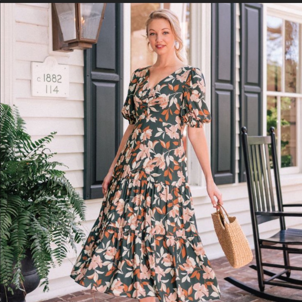 Gal Meets Glam Tegan Floral Tiered Midi Dress 2